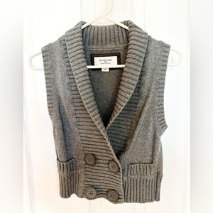 Gray sleeveless cardigan